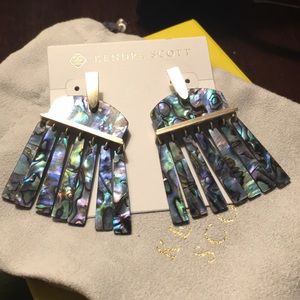 NEVER WORN Layne Kendra Scott Earring